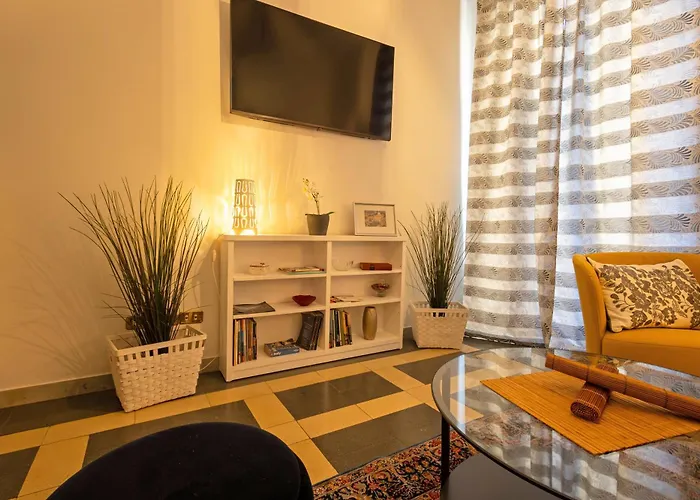 St Peter's Boutique Retreat - Vatican Walls Apartment